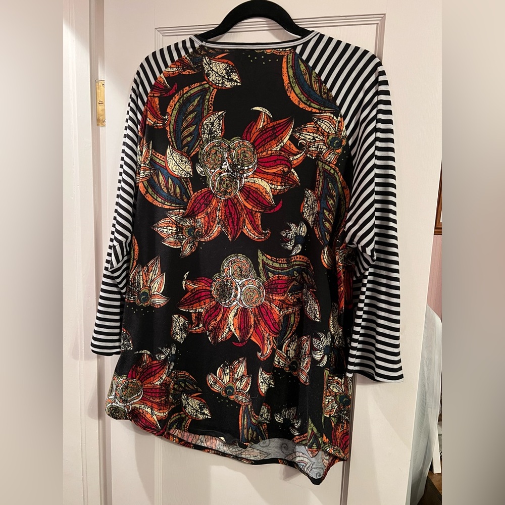 Lularoe Randy Baseball Tee - Stripes and sunflower print